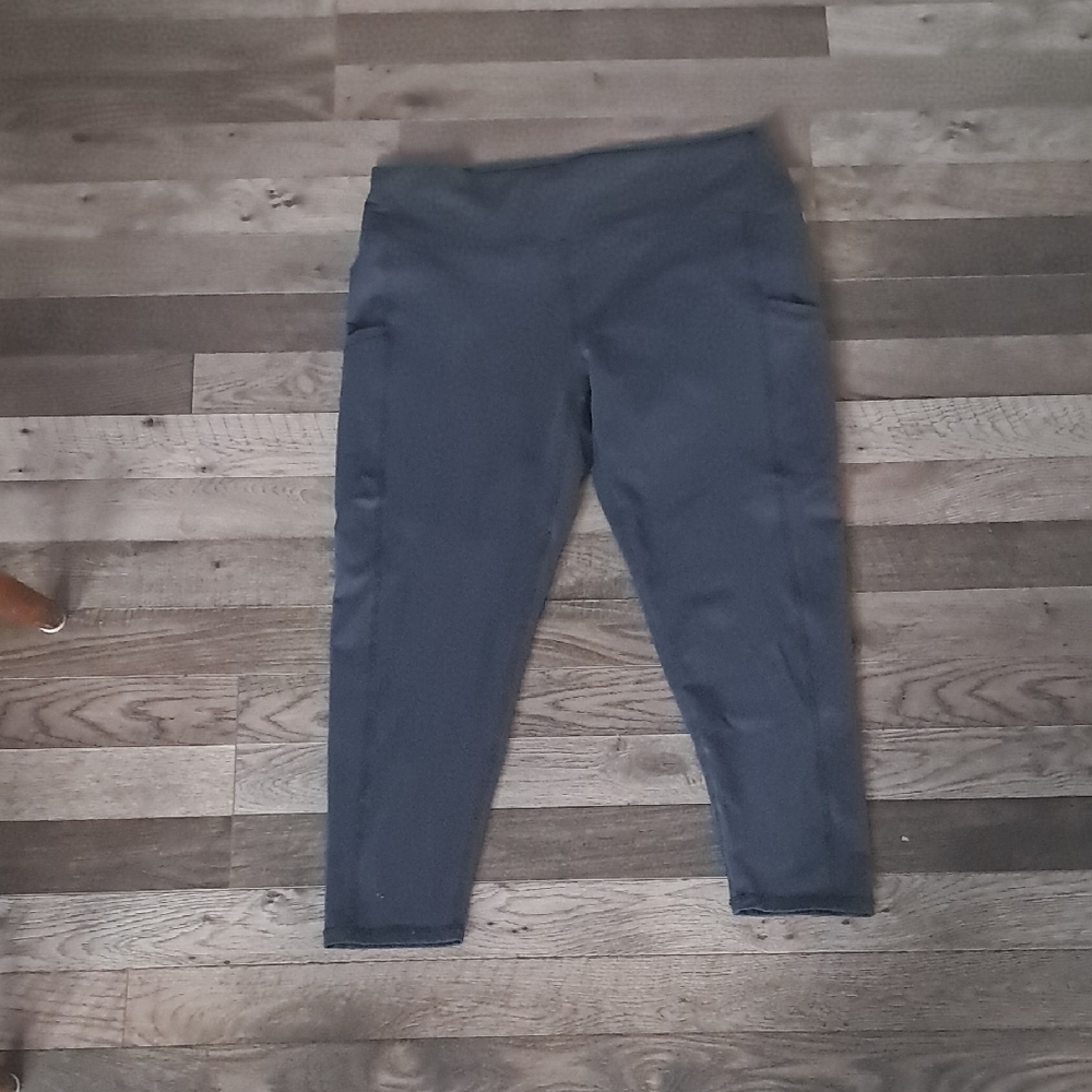 Grey Athletic Leggings with Wide Waistband
